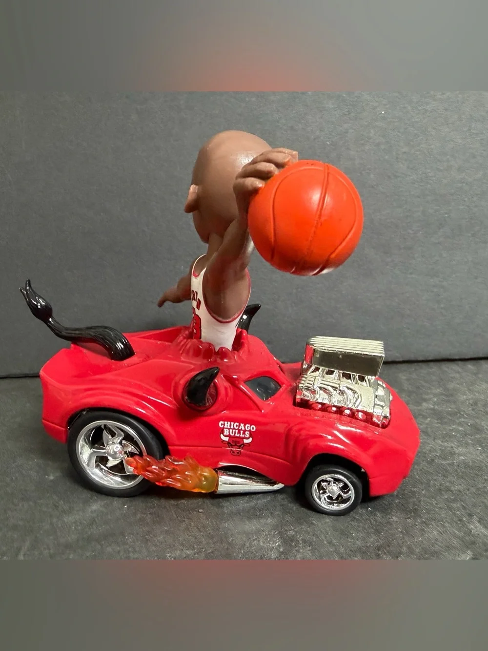 1997 HOTWHEELS - RADICAL RIDES #23 MICHAEL JORDAN (1) DIE CAST CAR